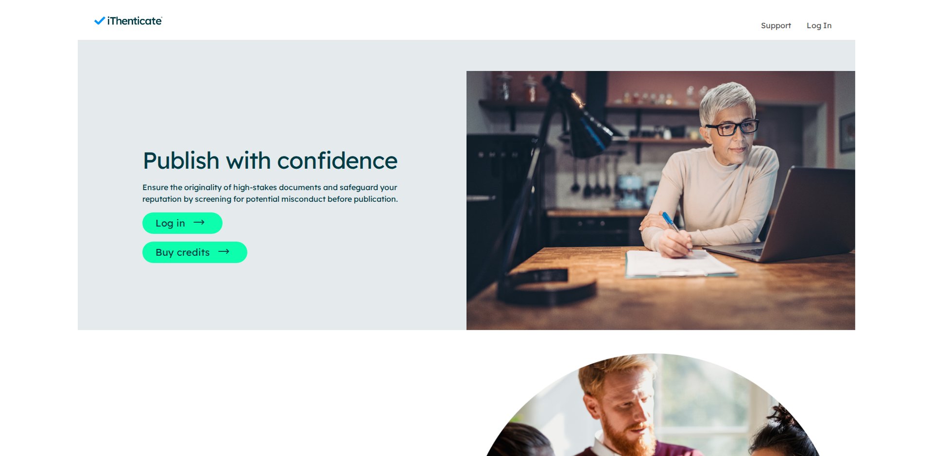 Página inicial do iThenticate com o título Publish with confidence e os botões Log in e Buy credits